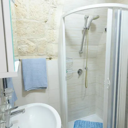 100 Passi Dal Castello *