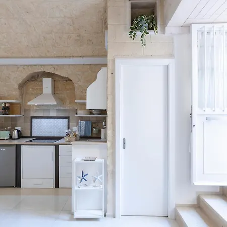 Apartment 100 Passi Dal Castello Trani